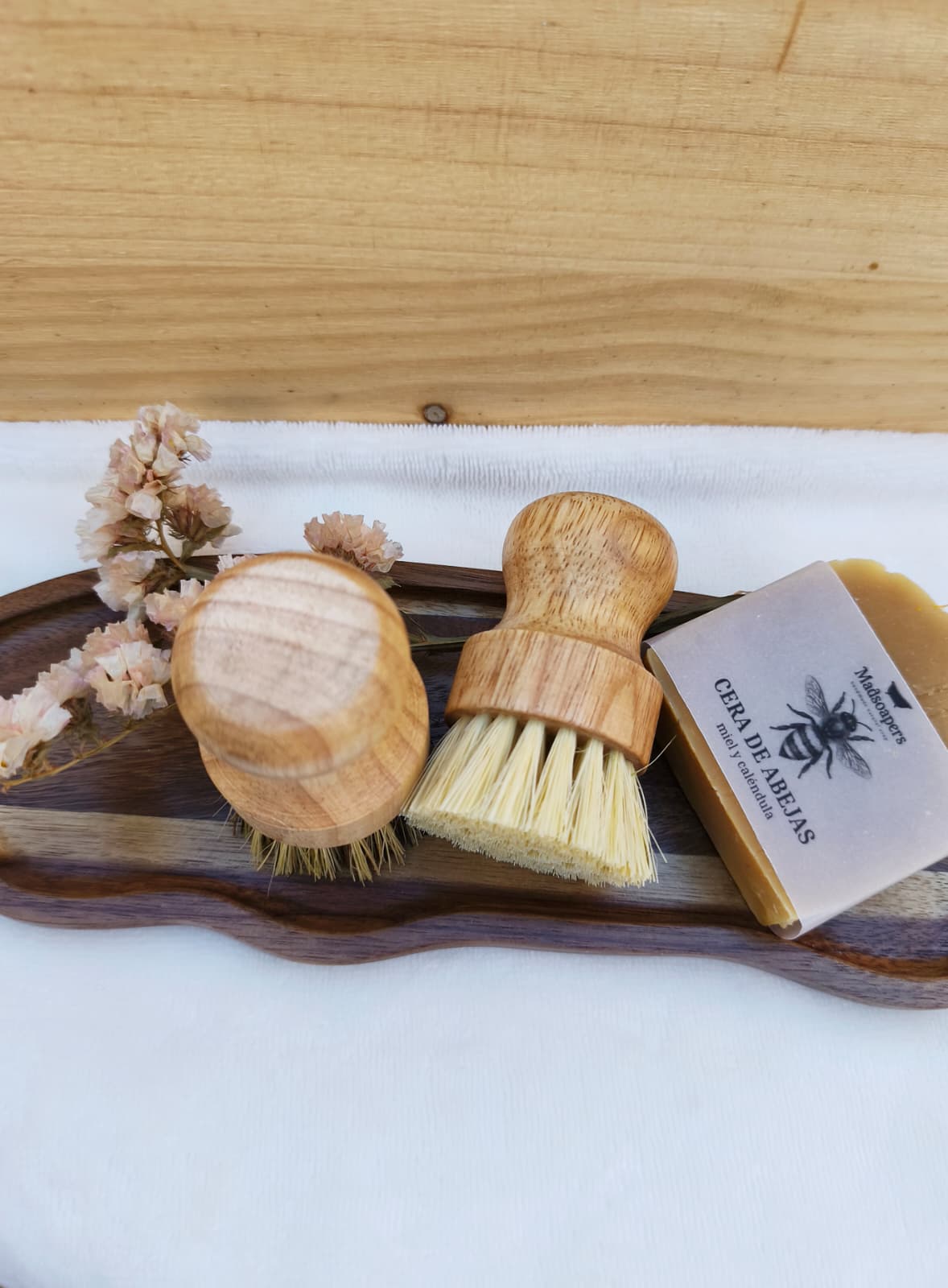 Cepillo de madera ecológico